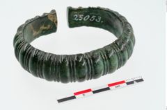 Foto von Bronzemelonenarmreif (NHMW-PRAE-025053)